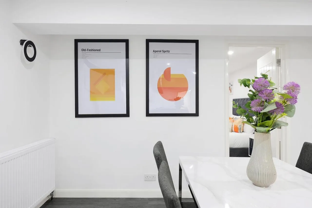 2 Bed Basement Apartment Short Term Rental & Flexible Renting Shoreditch With Free Wifi ! United Kingdom